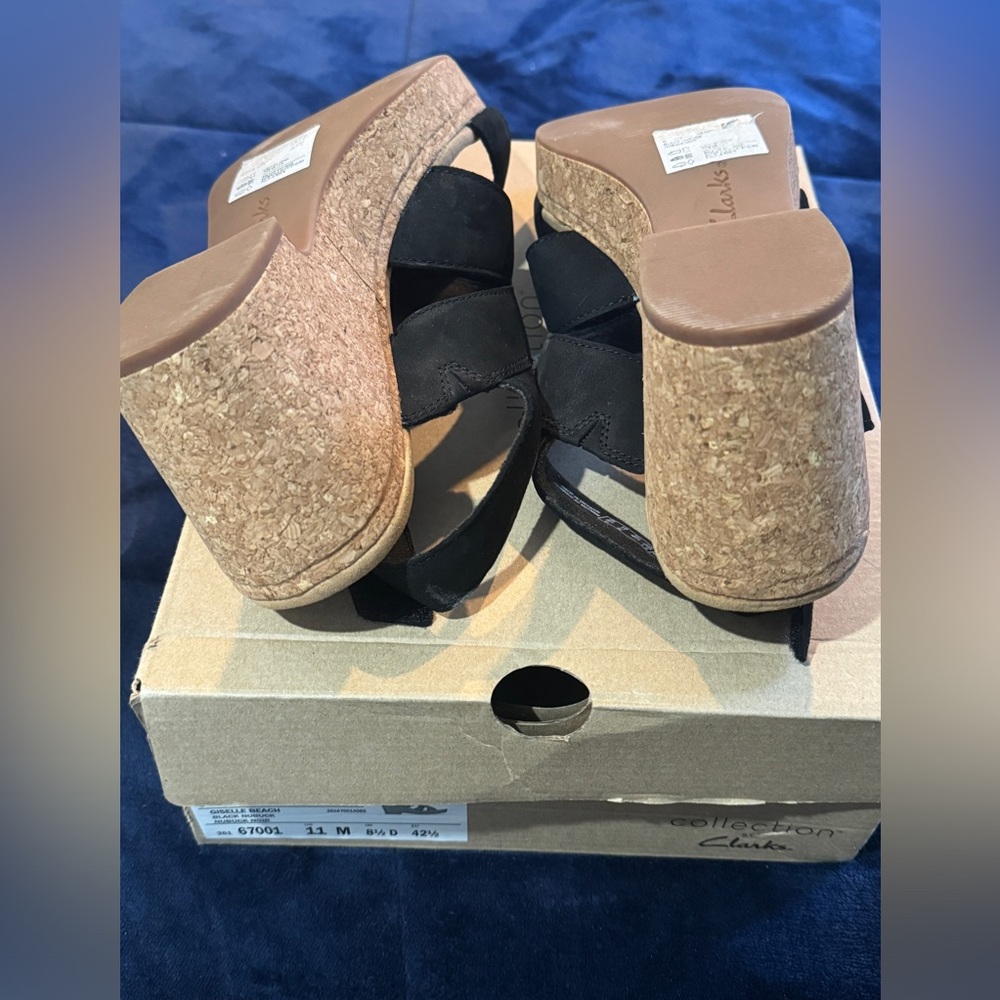 Clark’s black platform sandals - Picture 2 of 6